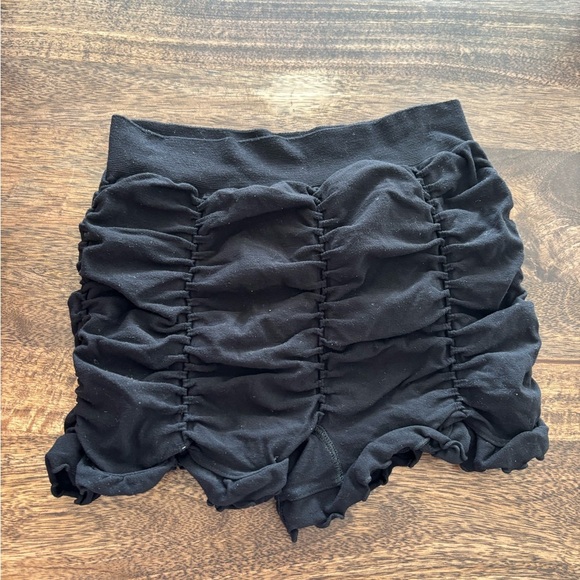 Free People Intimately Rouched Seamless shorts - Picture 5 of 7